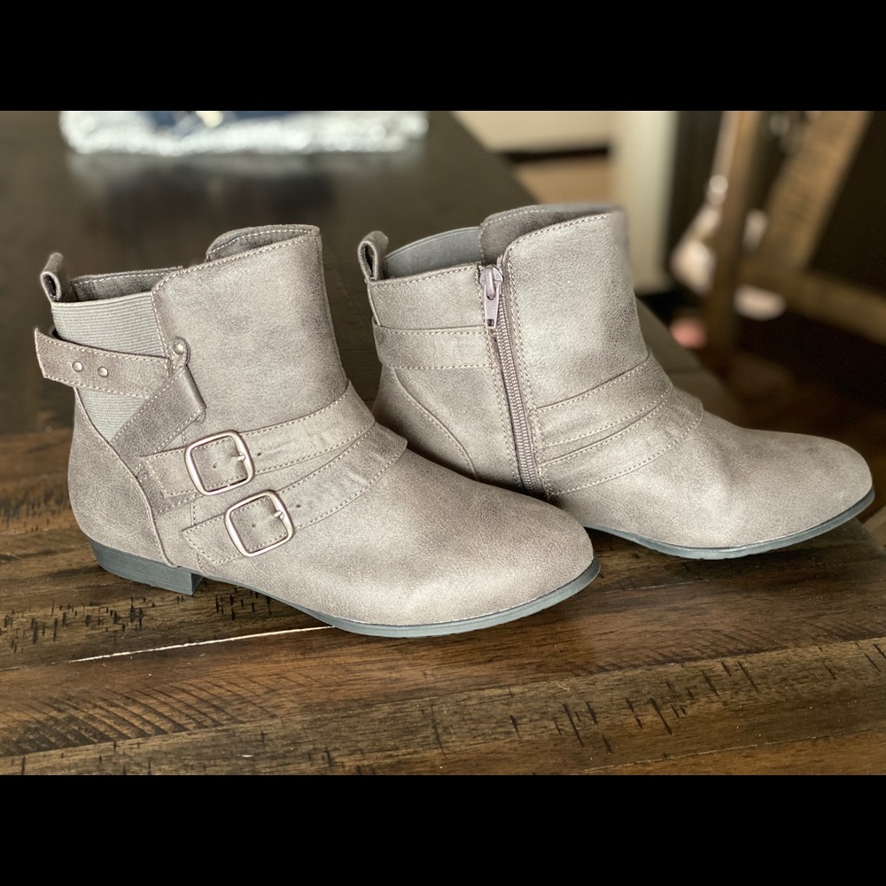 Gray Rampage Booties NIB